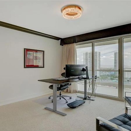 לאס וגאס Stunning Four Bedroom Fully Professionally Remodeled Apartment מראה חיצוני תמונה