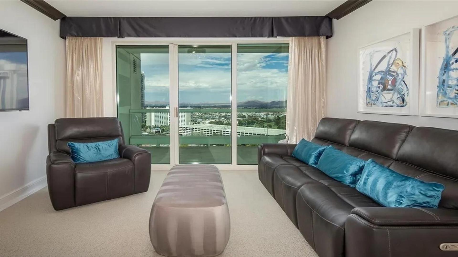לאס וגאס Stunning Four Bedroom Fully Professionally Remodeled Apartment מראה חיצוני תמונה
