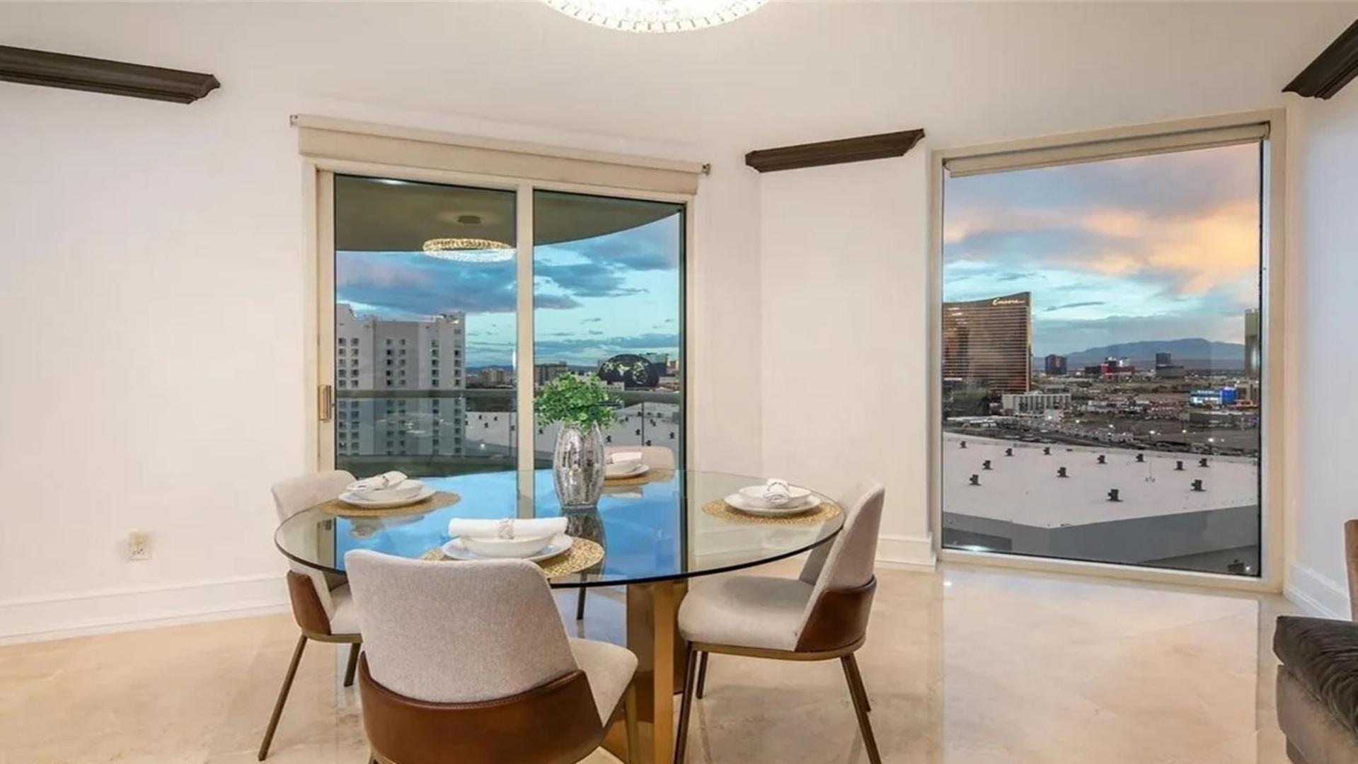 לאס וגאס Stunning Four Bedroom Fully Professionally Remodeled Apartment מראה חיצוני תמונה